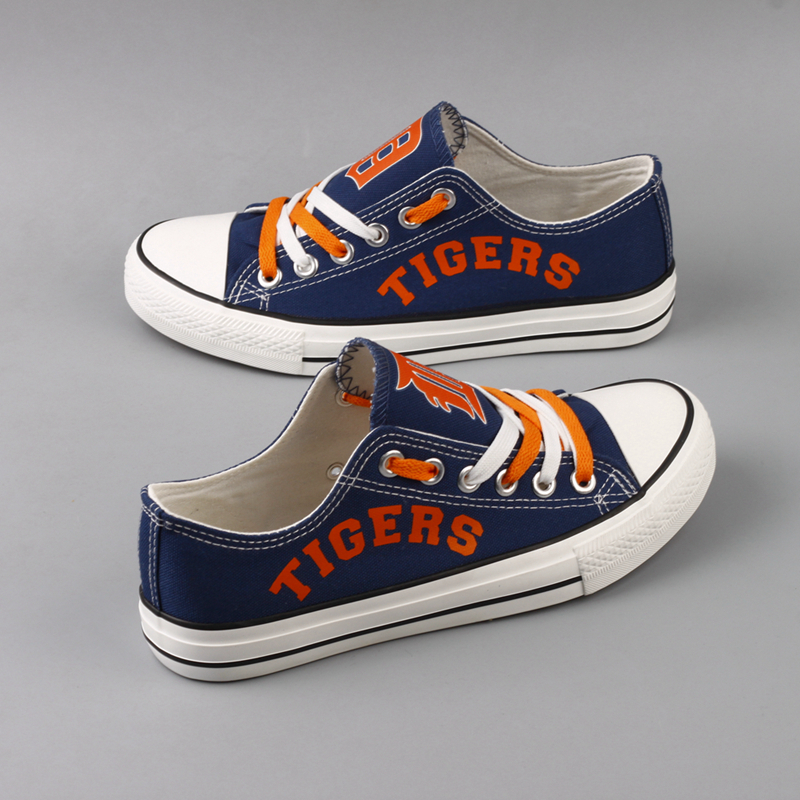 Women's Detroit Tigers Repeat Print Low Top Sneakers 002
